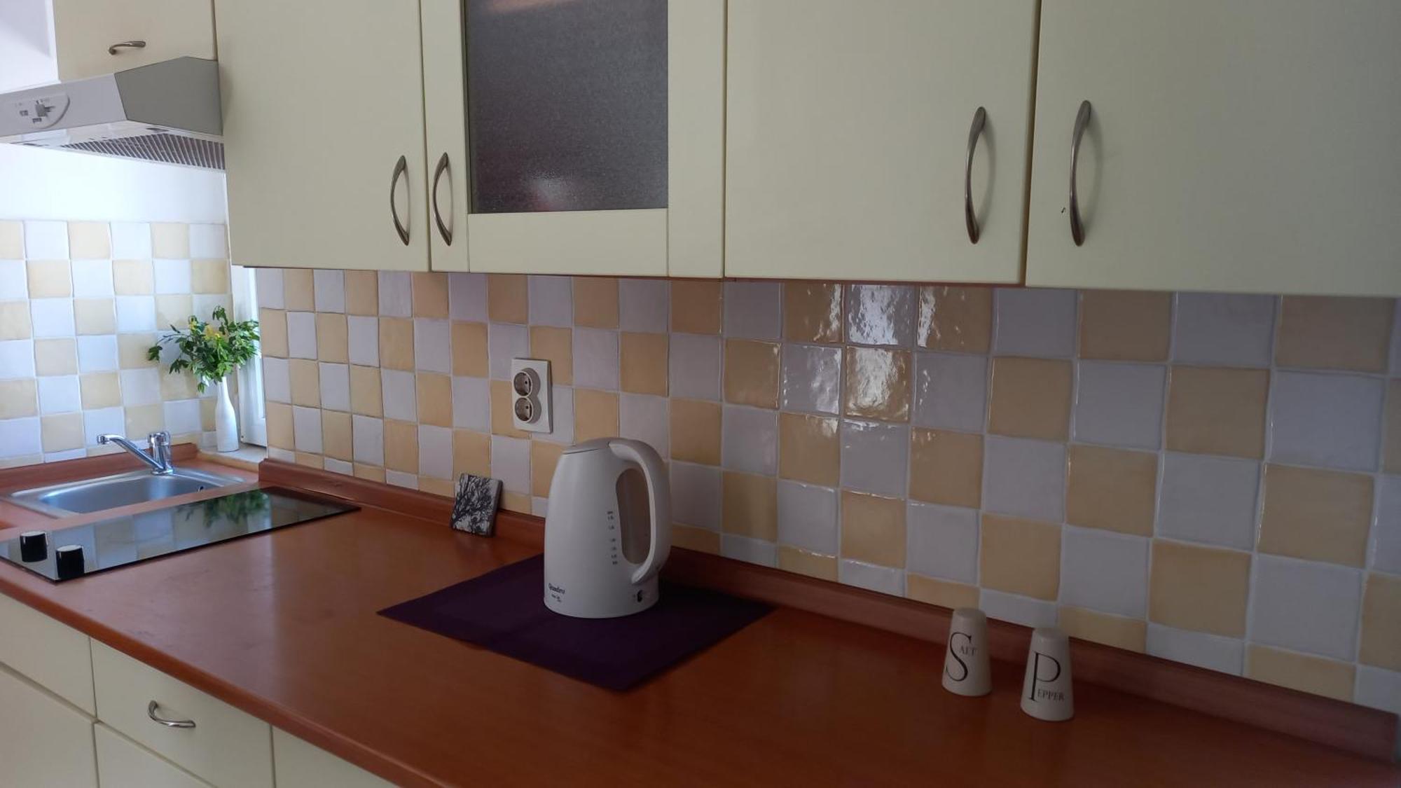 Donda Apartmán *